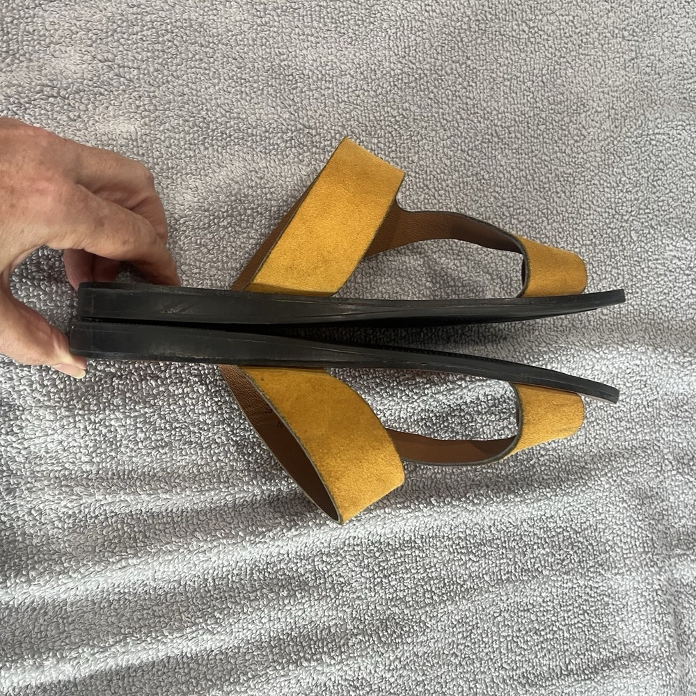 Kenneth Cole NY Women's Mustard Yellow Suede Italian Leather Toe Loop Sandal 8.5 - Picture 7 of 8